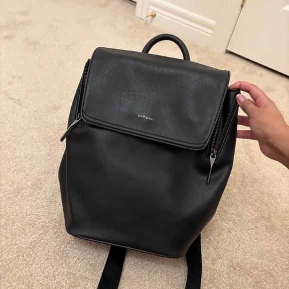 NWOT Matt & Nat Fabi Mini Vegan Backpack - Picture 6 of 12